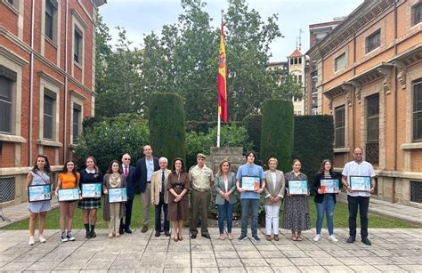 La Delegaci N De Defensa Entrega Los Premios Del Concurso Literario