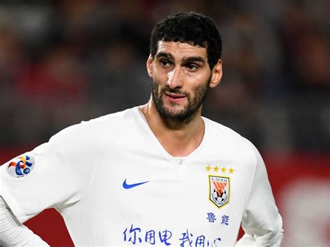 Ex-United midfielder Fellaini tests positive for coronavrius | theScore.com