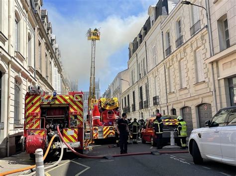 Violent Incendie En Plein Centre Ville Dangers Le Feu Est