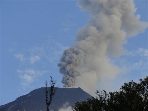 Foto Volc N Ba Os Tungurahua Ecuador