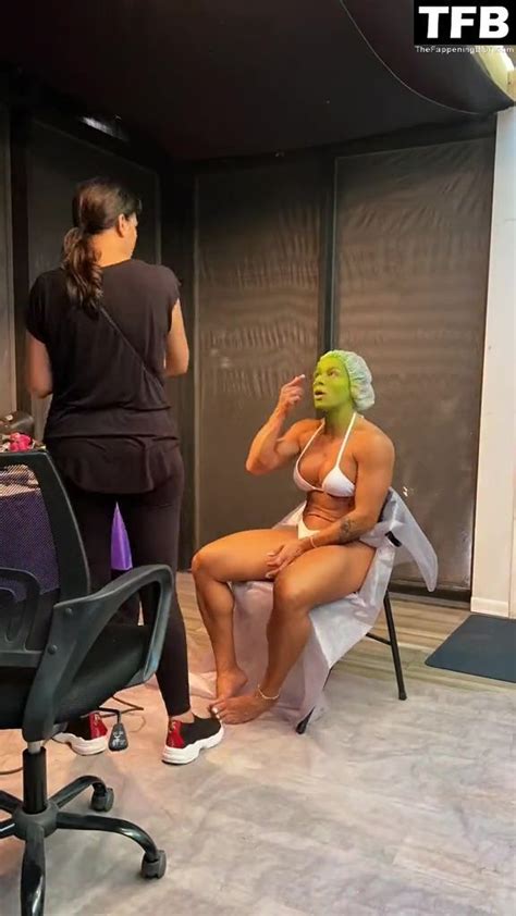 Fafa Araujo Goes Viral With Her Incredible Body Paint Transformation