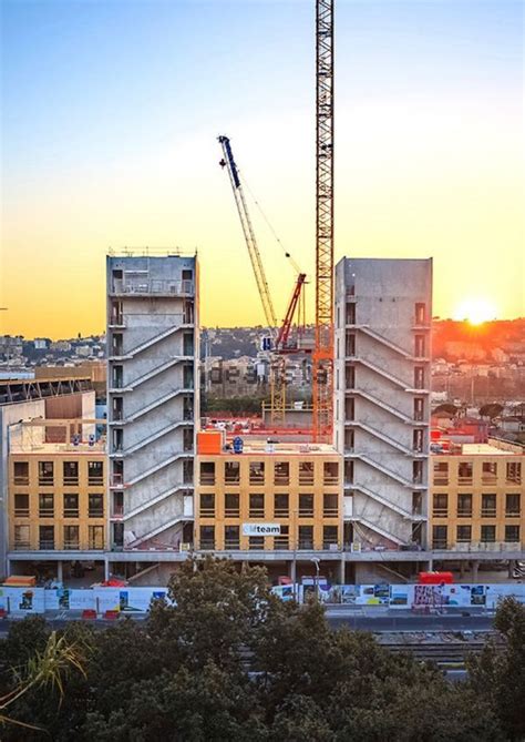 Edificio De Uso Mixto En Venta En Calle Batalla De Clavijo Batallas