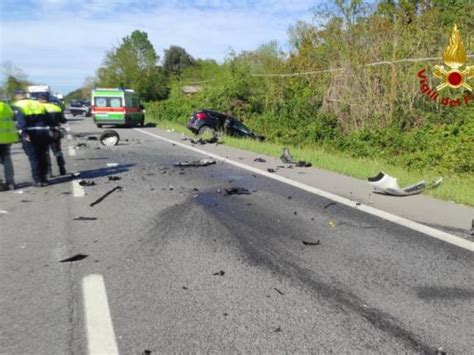 Incidente Stradale Sulla Romea Muore Informatico Ferita Una Donna