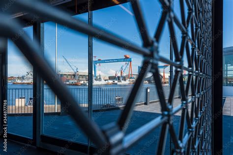 Kiel Im Hafen Der Landeshauptstadt Kiel Ist Am Ostseekai Der