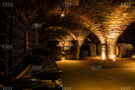 Besan On Sous Les Pav S De Beaune Les Plus Grandes Caves De Bourgogne