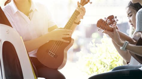 How to Play the Gb Chord On the Ukulele - Uke Like The Pros Blog