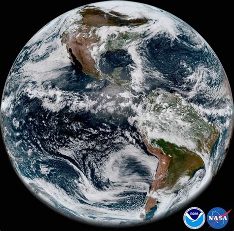 NASA показало фото Землі, зняте новим супутником - Радіо Максимум