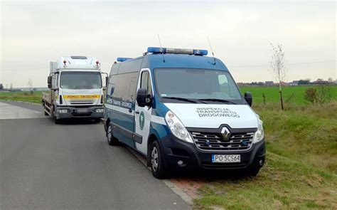 Kierowca ciężarówki zmienił pas ruchu i stracił prawo jazdy