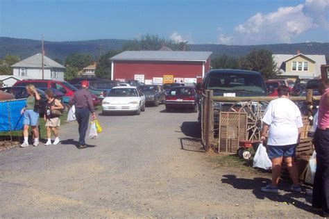 Market Day On Wednesdays In Big Valley Belleville Pa Many Amish