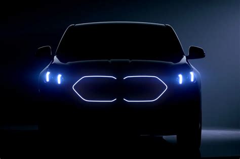 Bmw X U Teaser Zum Nacht Design Mit Iconic Glow Niere