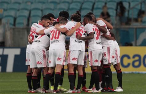 Confira a provável escalação do São Paulo para enfrentar o Guarani