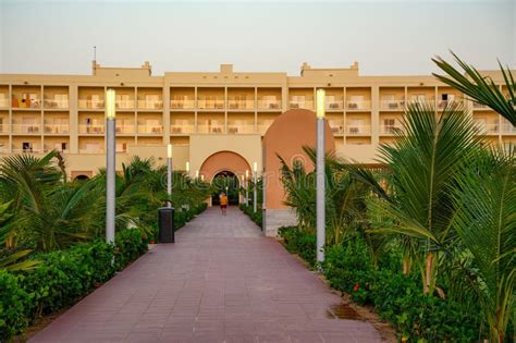 Exterior Del Lujoso Hotel Riu Baobab Hotel De 5 Estrellas En Senegal