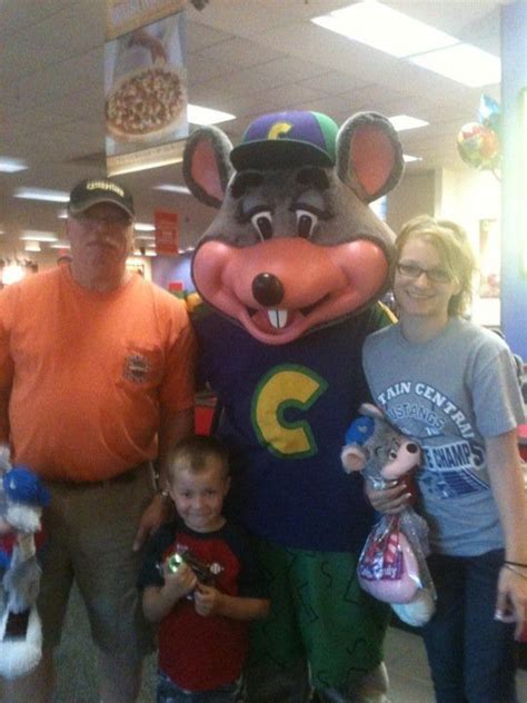 Pin By Cristian Nicolas Carvajal On Chuck E Cheese Chuck E Cheese