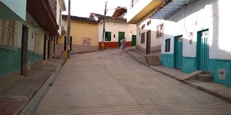 FINALIZAN OBRAS DE PAVIMENTACIÓN DE LOS BARRIOS EL CARIÑO Y CALLE SUCRE