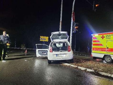 Pol Std J Hrige Autofahrerin Bei Unfall Auf Der Bundesstra E In