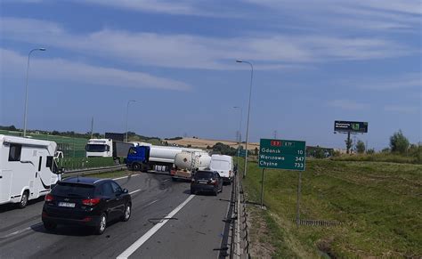 Powa Ny Wypadek Na Obwodnicy Po Udniowej Godz Zg Oszenia