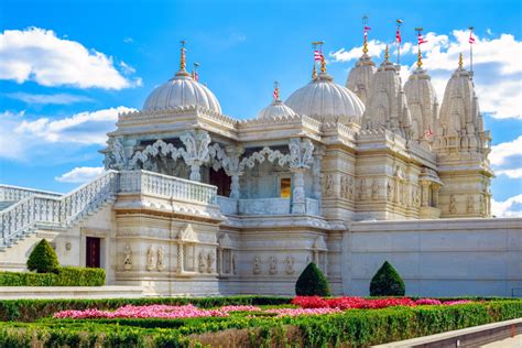 Stunning Hindu temples you need to see to believe