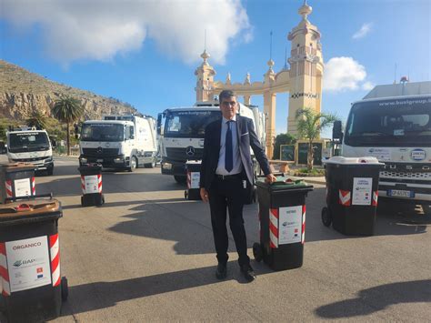 Addio Cassonetti Via Alla Raccolta Differenziata Porta A Porta A