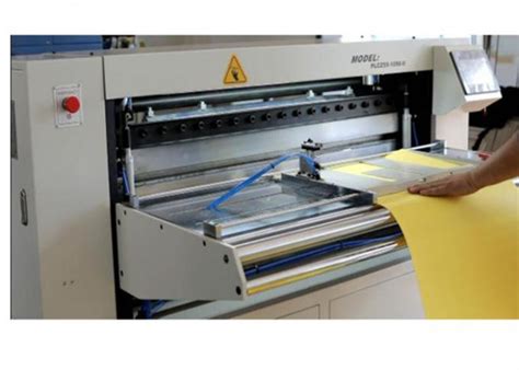 Full Auto Knife Pleating Machine 1050mm Rotary Paper Pleating Machine