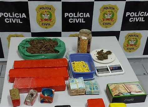 Pol Cia Civil Desarticula Quadrilha Envolvida Em Tr Fico De Drogas No