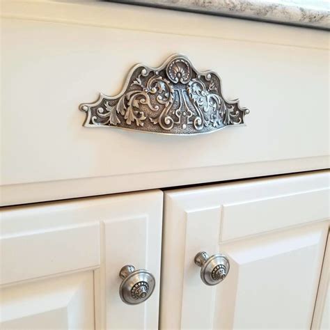 What Hardware Goes With White Cabinets — Notting Hill Decorative