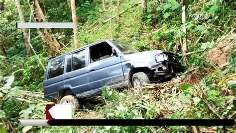 Tak Kuat Menanjak Minibus Terjun Ke Jurang Video Dailymotion