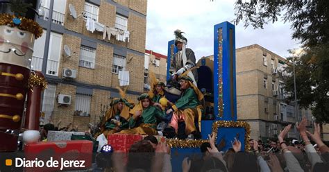 Video El Heraldo Real Recorre Las Calles Del Pol Gono San Benito