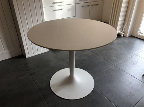 Table Ronde Blanche Avec Pied Central 90 Cm Robette Meubles