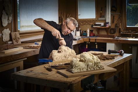 Sculpteur sur bois ornemaniste Philippe Raveleau Vendée