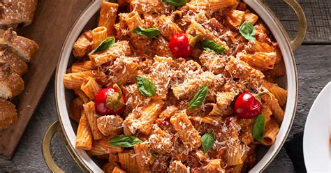 Rigatoni Recheado Ao Molho Bolonhesa Massas X Receitas