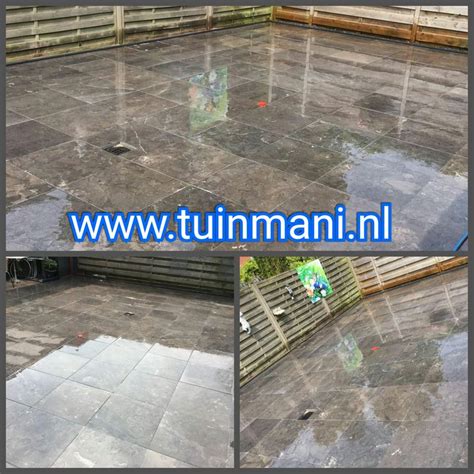 Een Achtertuin Met Natuursteen Tegels Van 60x60cm In De Soort Spotted