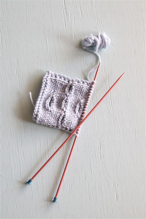 How to Knit a One-Row Buttonhole | Hands Occupied