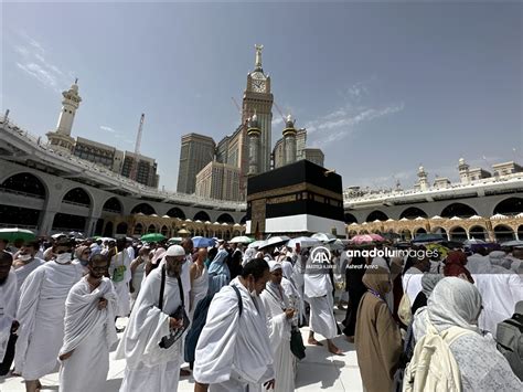 Yüz binlerce hacı adayı cuma namazını Mescid i Haram da kıldı