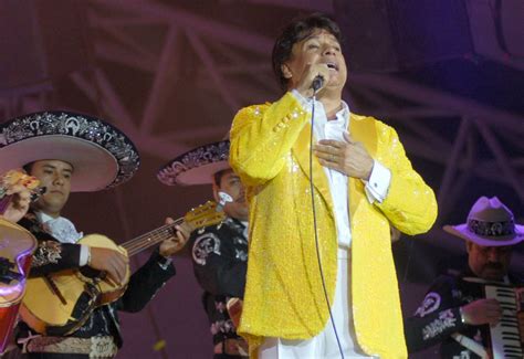 Lanzan tráiler de documental de Juan Gabriel