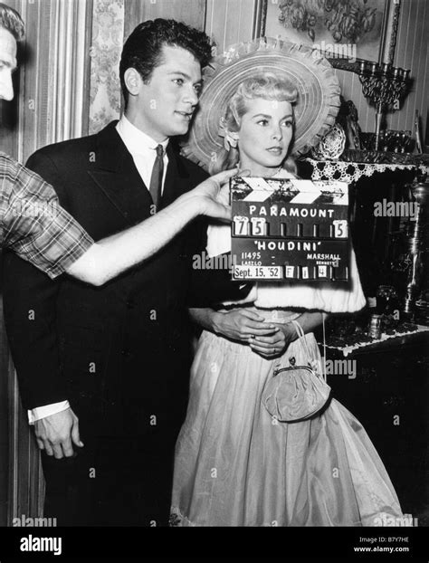 Tony Curtis Janet Leigh On The Set Of The Film Houdini Year 1953