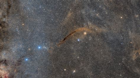 Destaque Da Nasa Nebulosa Escura Curvada Est Na Foto Astron Mica Do