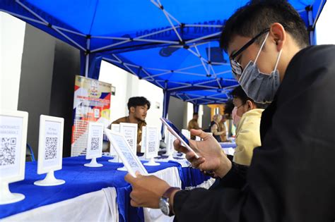 Pemkot Safari Pembangunan Kecamatan Cipondoh Diburu Para Pencari Kerja