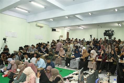 Road Show Bedah Buku Bersama Ismail Fajrie Alatas Asupan Literasi