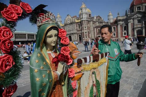 Miles De Peregrinos Llegan A La Basílica Para Celebrar A La Virgen De