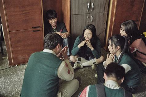 All of Us Are Dead Behind-the-Scenes Cast Photos | PS Entertainment