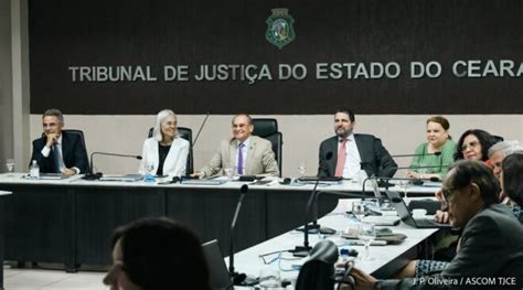 TJCE apresenta boas práticas em linguagem simples em visita da ministra