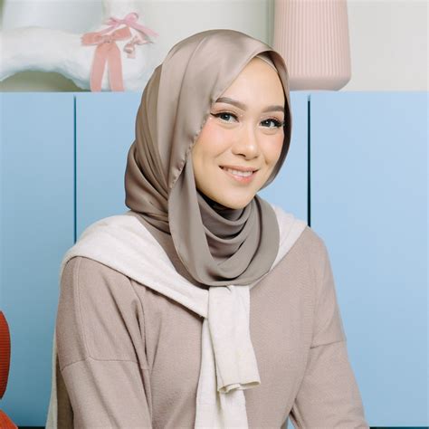 Jual Lozy Hijab Shadeera Silk Shawl Pashmina Silk Lozy X Shadira