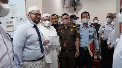 Hirup Udara Segar Hari Ini Rizieq Shihab Mendapat Pembebasan Bersyarat