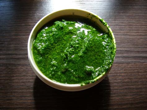 Pesto mit Petersilie und Walnüssen Rezept kochbar de