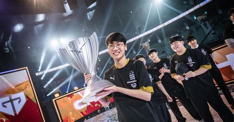 Lck 우승컵 든 도란 고화질 세리에매니아