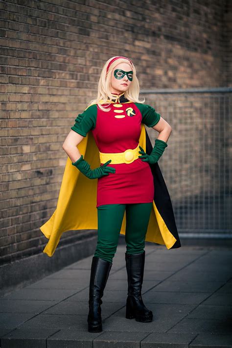 Female Robin Cosplay Telegraph