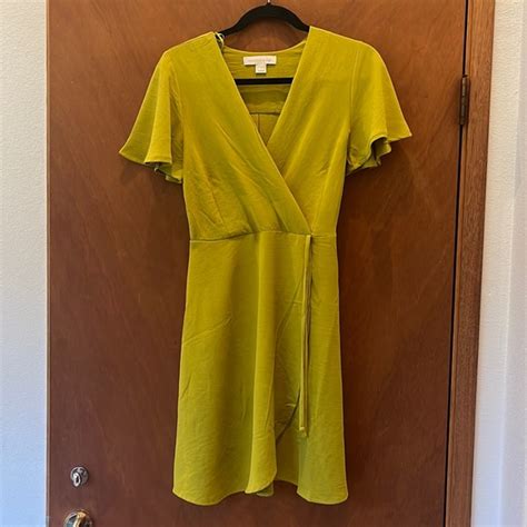 Monteau Dresses Monteau Green Flutter Sleeve Dress Poshmark