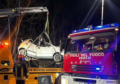 Madre E Figlia Di E Anni Muoiono Sulla Strada Tra Fossano E