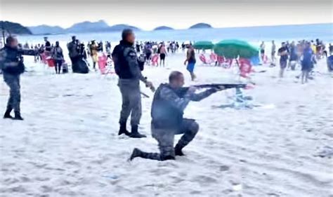 Represi N En La Playa De R O La Polic A Brasile A Lanz Una Brutal