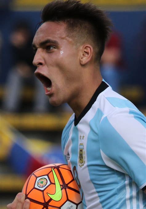 File:Lautaro Martinez ARGENTINA VS VENEZUELA 2017.jpg - Wikimedia Commons